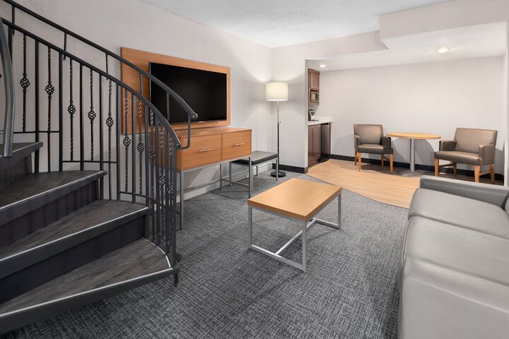 Room 21 of 61
