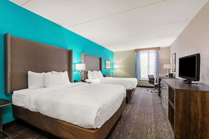 Room 32 of 49
