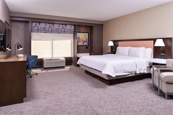 Room 32 of 60