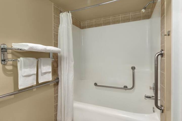 Room 15 of 25