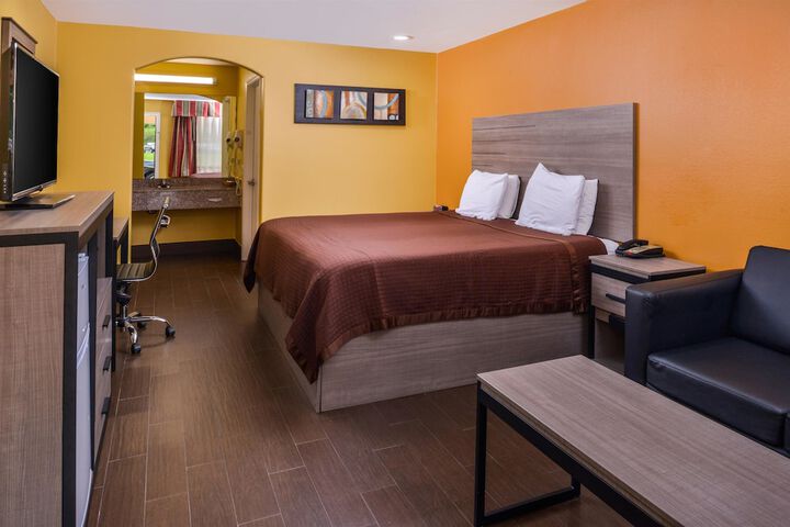 Room 13 of 20