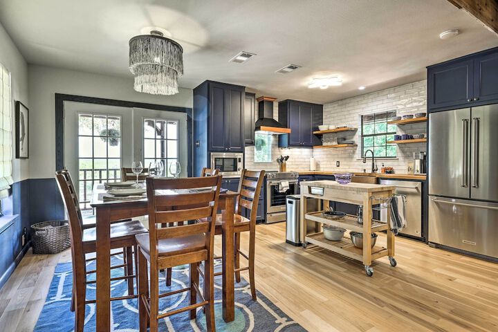 Dripping Springs Cabin w / Pool Hill Country Views