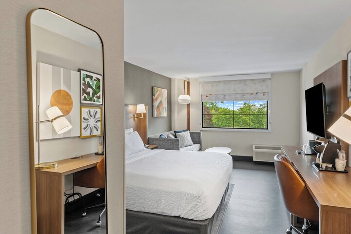 Holiday Inn Niagara Falls State Park Entry by IHG