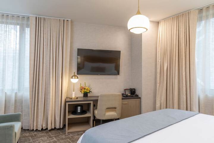 Room 30 of 86