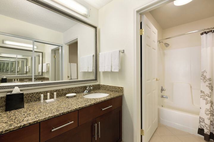 Room 13 of 20