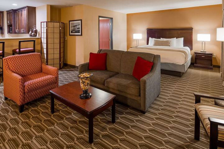 Room 11 of 32