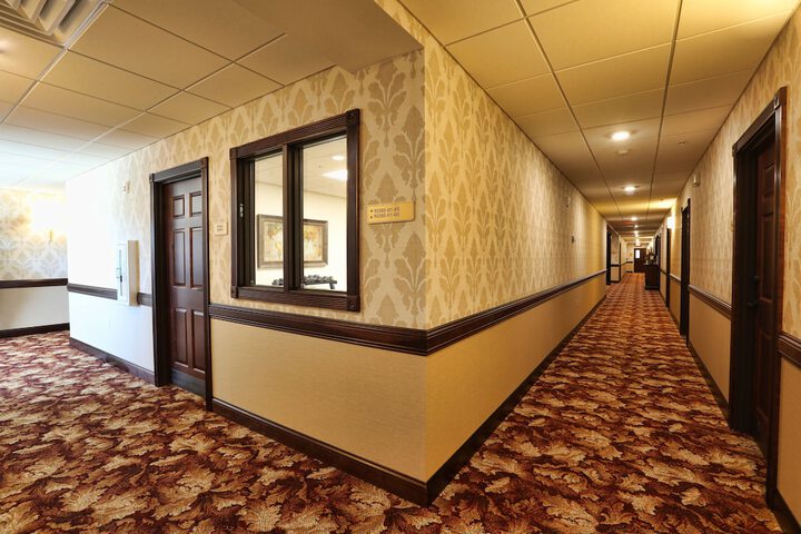 Ballroom/Hall 25 of 28