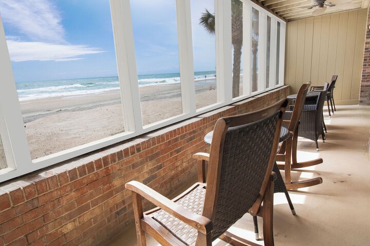 The Oceanfront Litchfield Inn