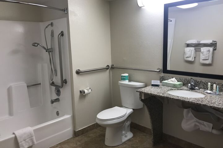 Room 20 of 38