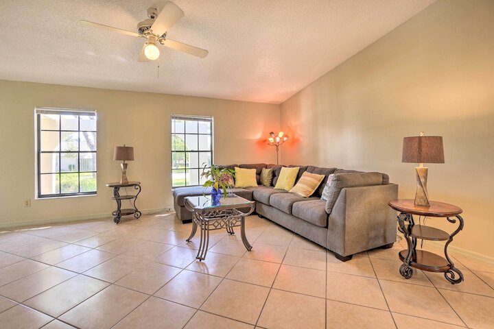 3 Mi to Philippe Park & Pier: Stunning Retreat
