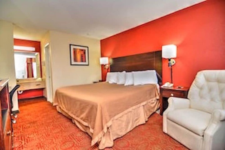 Room 12 of 28