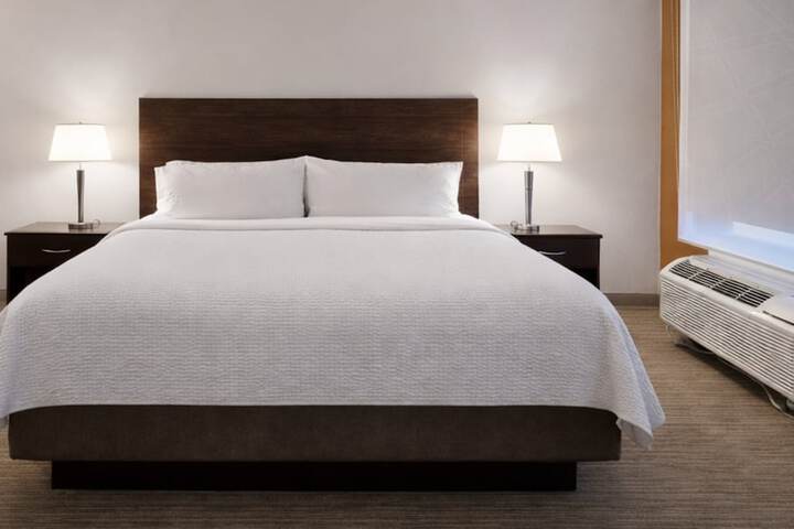 Holiday Inn Express & Suites Winner by IHG