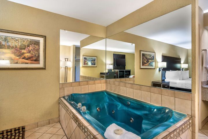 Room 15 of 29