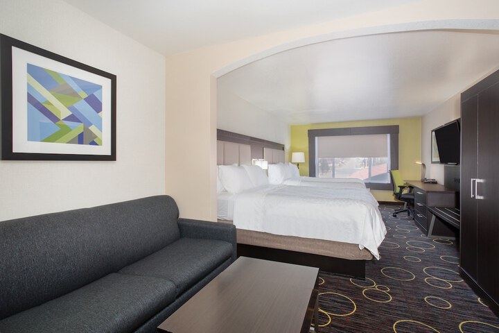 Room 18 of 32