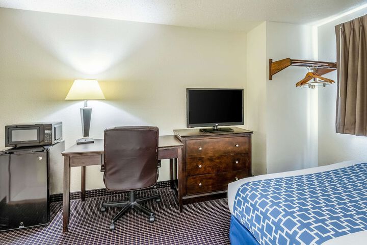 Room 14 of 28
