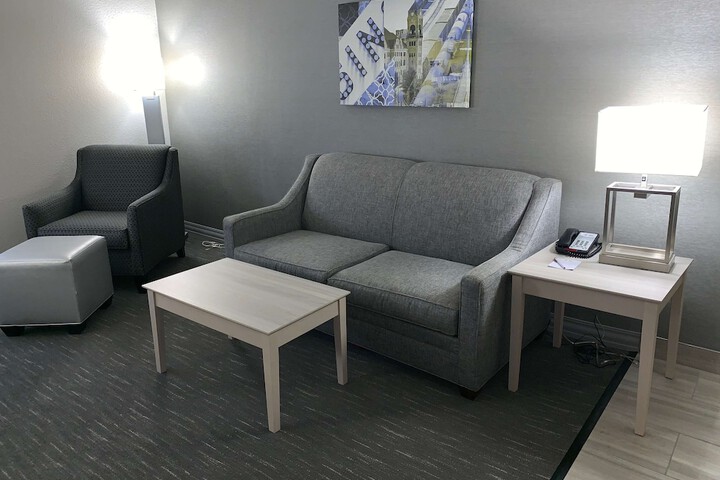 Best Western Plus Clarks Summit Scranton