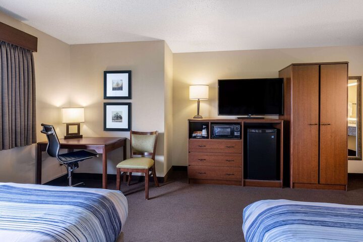 AmericInn by Wyndham Two Harbors Near Lake Superior