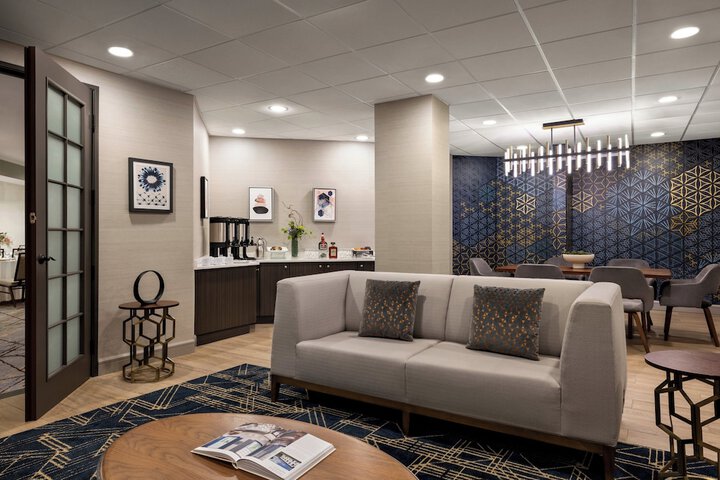 Crowne Plaza Edison by IHG