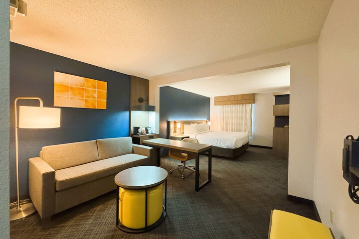 Comfort Inn & Suites Sheboygan I-43