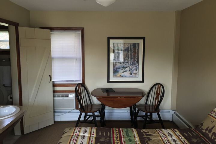Evergreen Inn