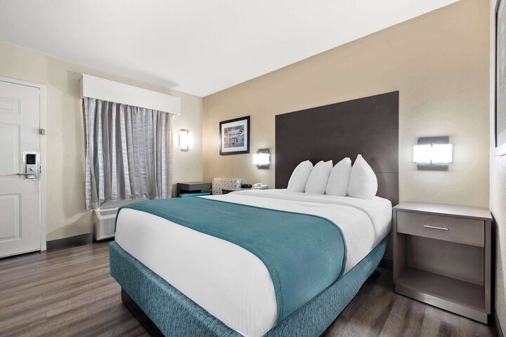 Room 20 of 24