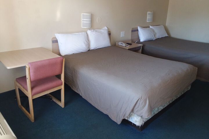 Room 13 of 19