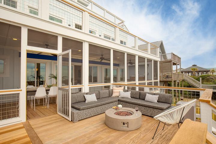Oceans Eye by Avantstay Beach Front Home w / Roof Top Pool & Putting Green!