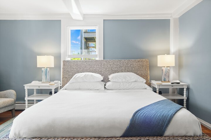 Room 115 of 218