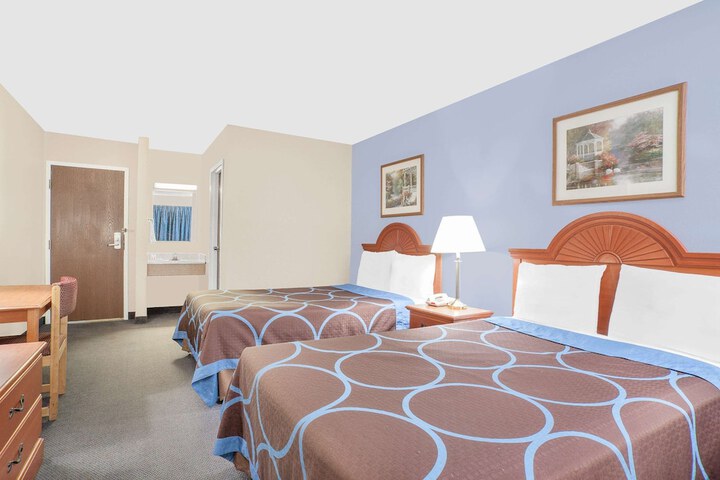 Room 9 of 26