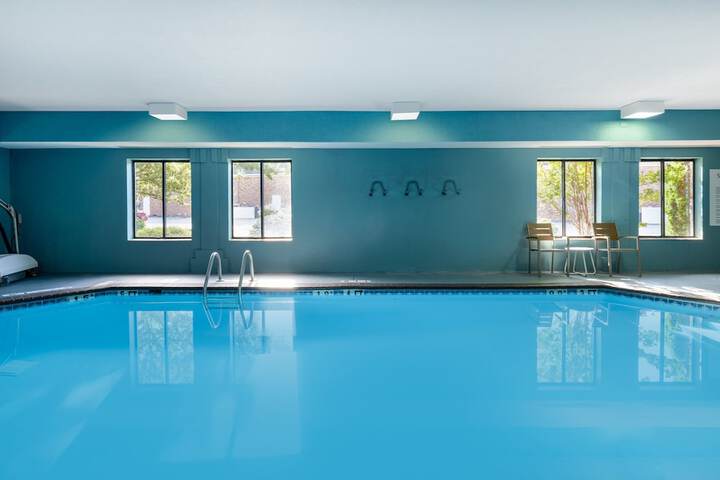 Pool 12 of 60