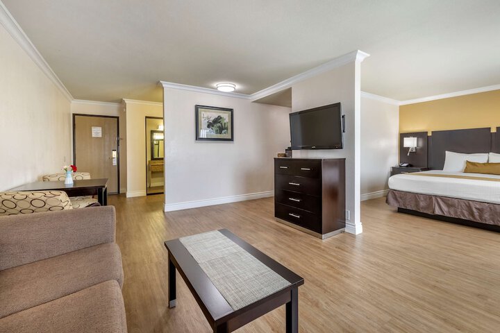 Room 22 of 32