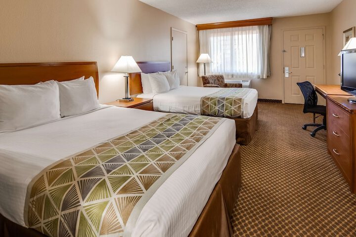 Room 40 of 49