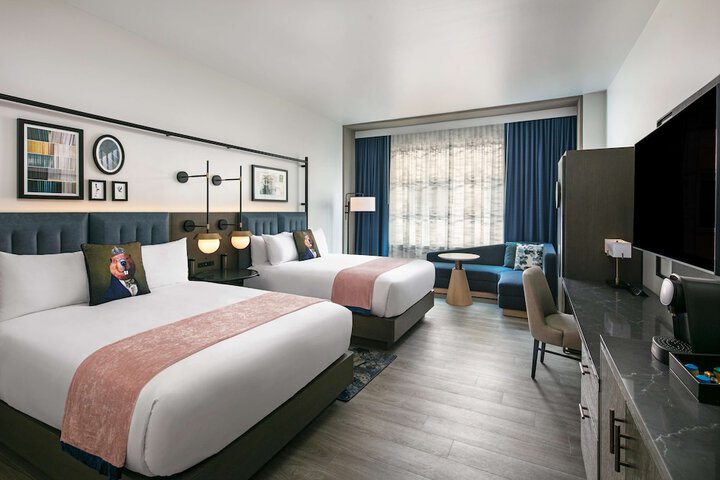 Room 34 of 92