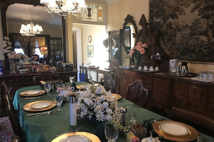 Dining 20 of 25