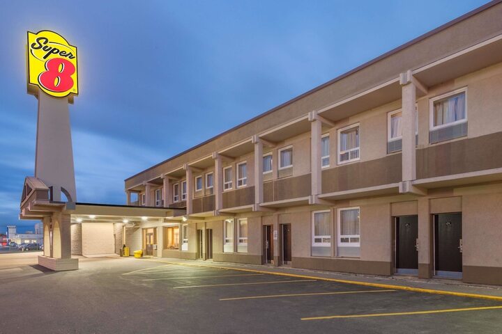 Hotel 2 of 32
