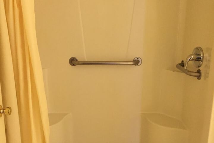 Room 70 of 92