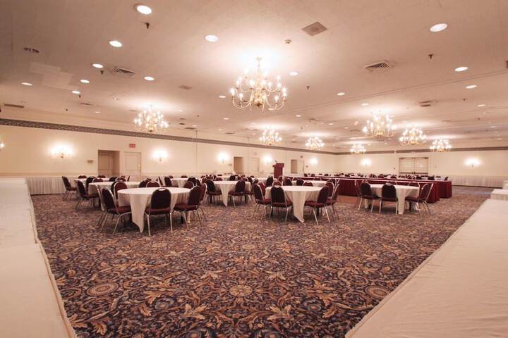 Ballroom/Hall 61 of 69