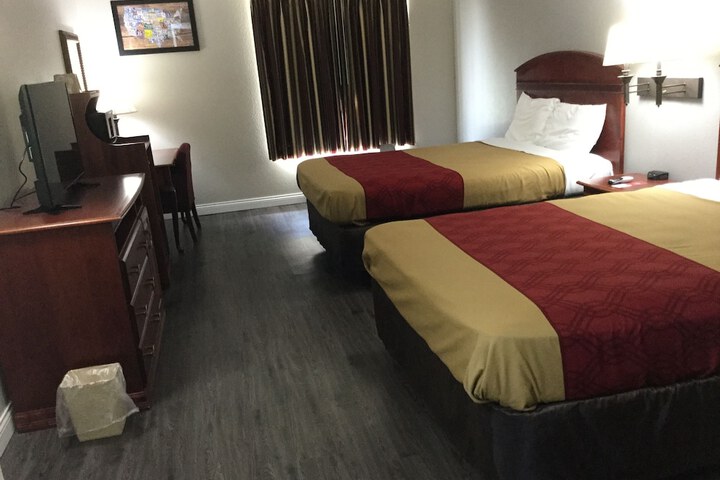 Room 13 of 74