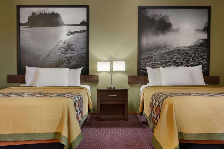 Room 10 of 40