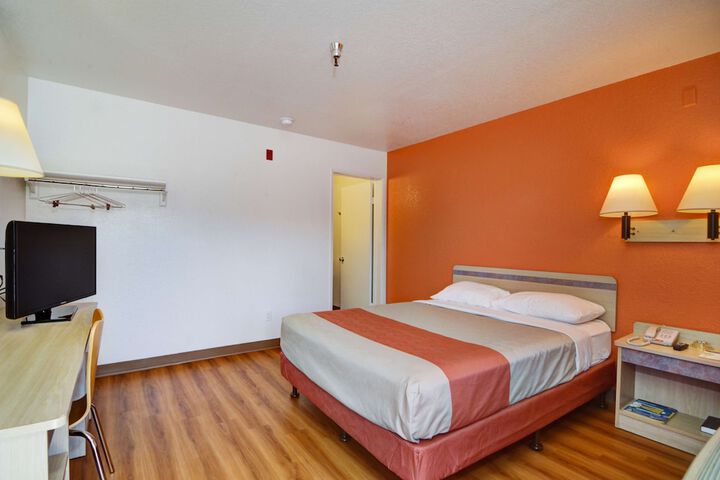 Room 20 of 26