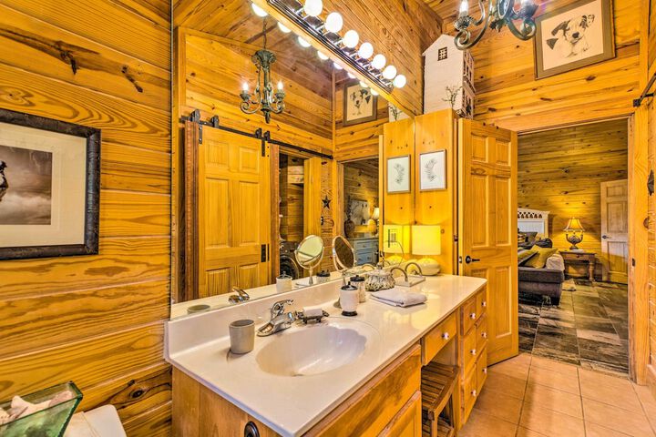 Pet-friendly Cabot Cabin w / Fenced Yard!