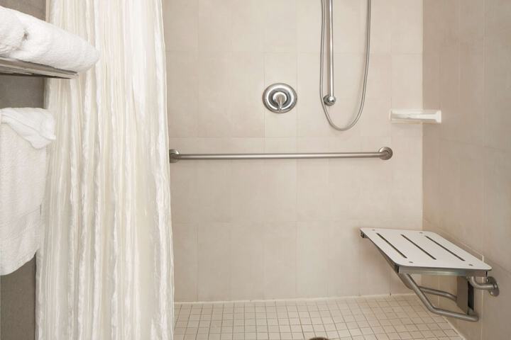Room 32 of 72