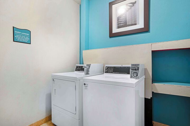 Room 12 of 38