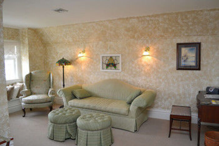 The Grand Anne Bed & Breakfast