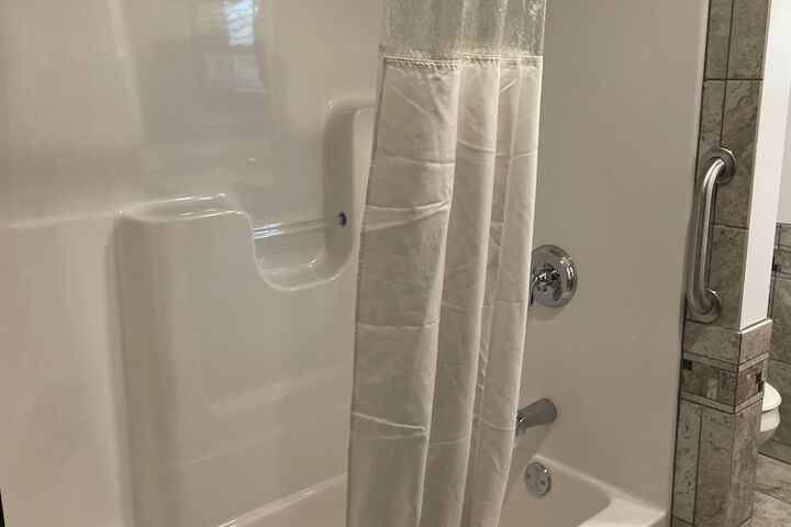 Room 99 of 443