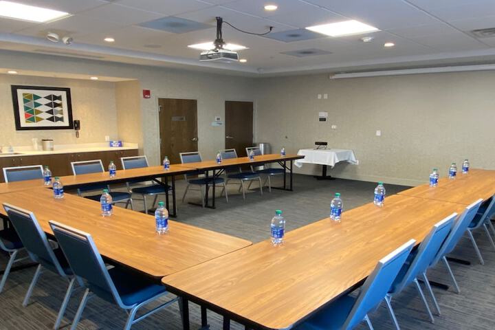 Holiday Inn Express & Suites Toledo South - Perrysburg by IHG