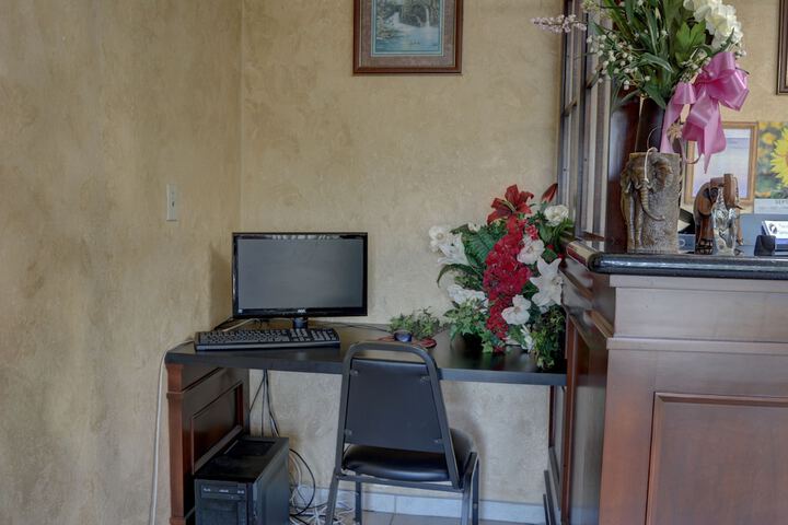 Business Center 34 of 34