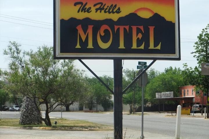 Hotel 4 of 27