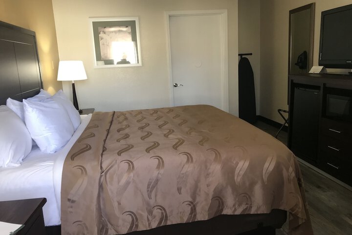 Room 22 of 38