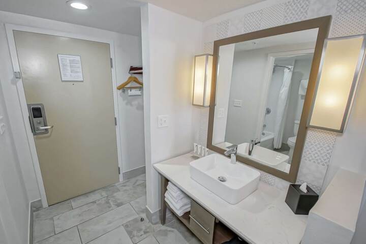Room 18 of 46